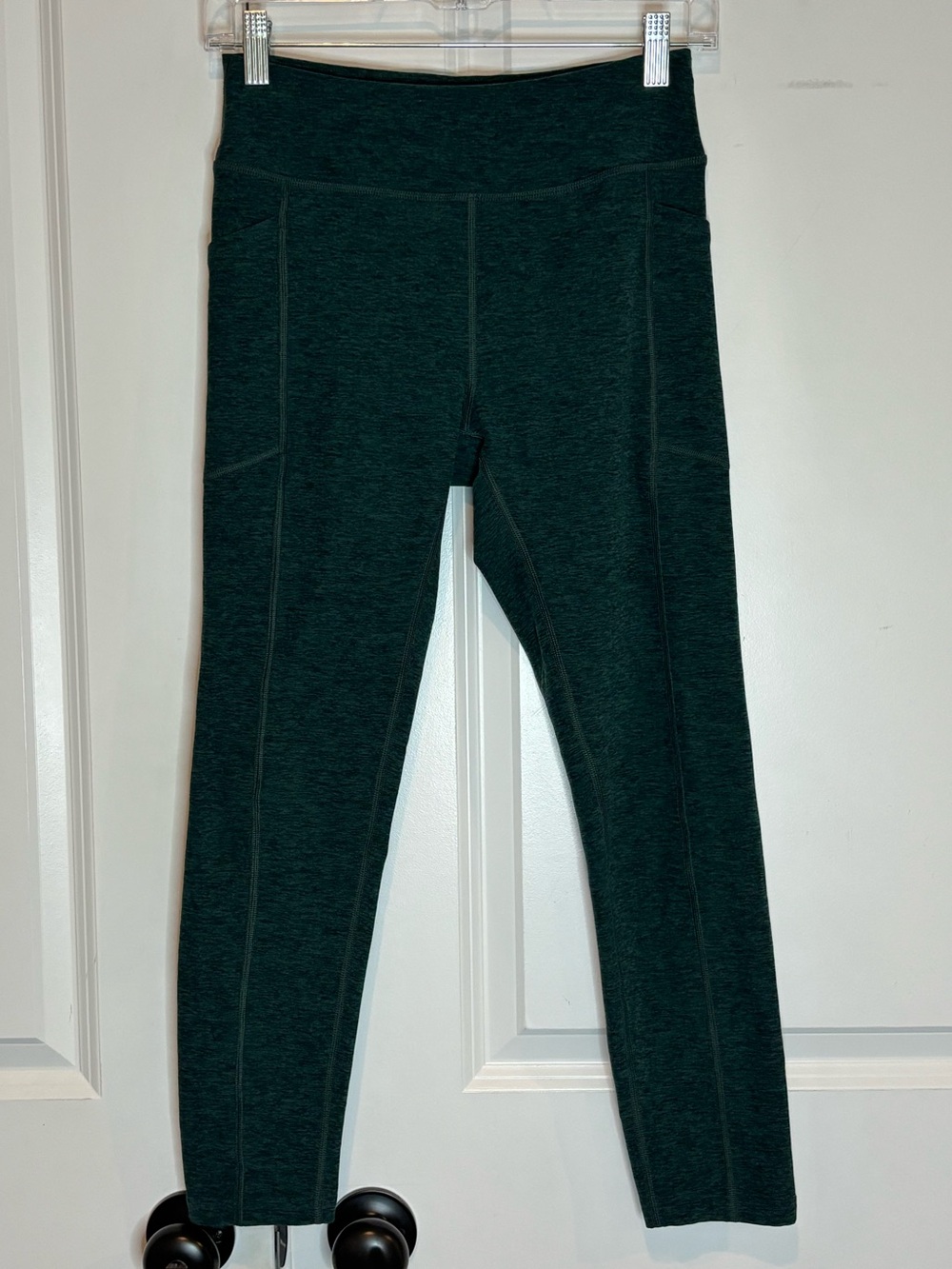 Oiselle Lux Go Anywhere 3/4 Tight Heather Green Side Pocket Leggings 6